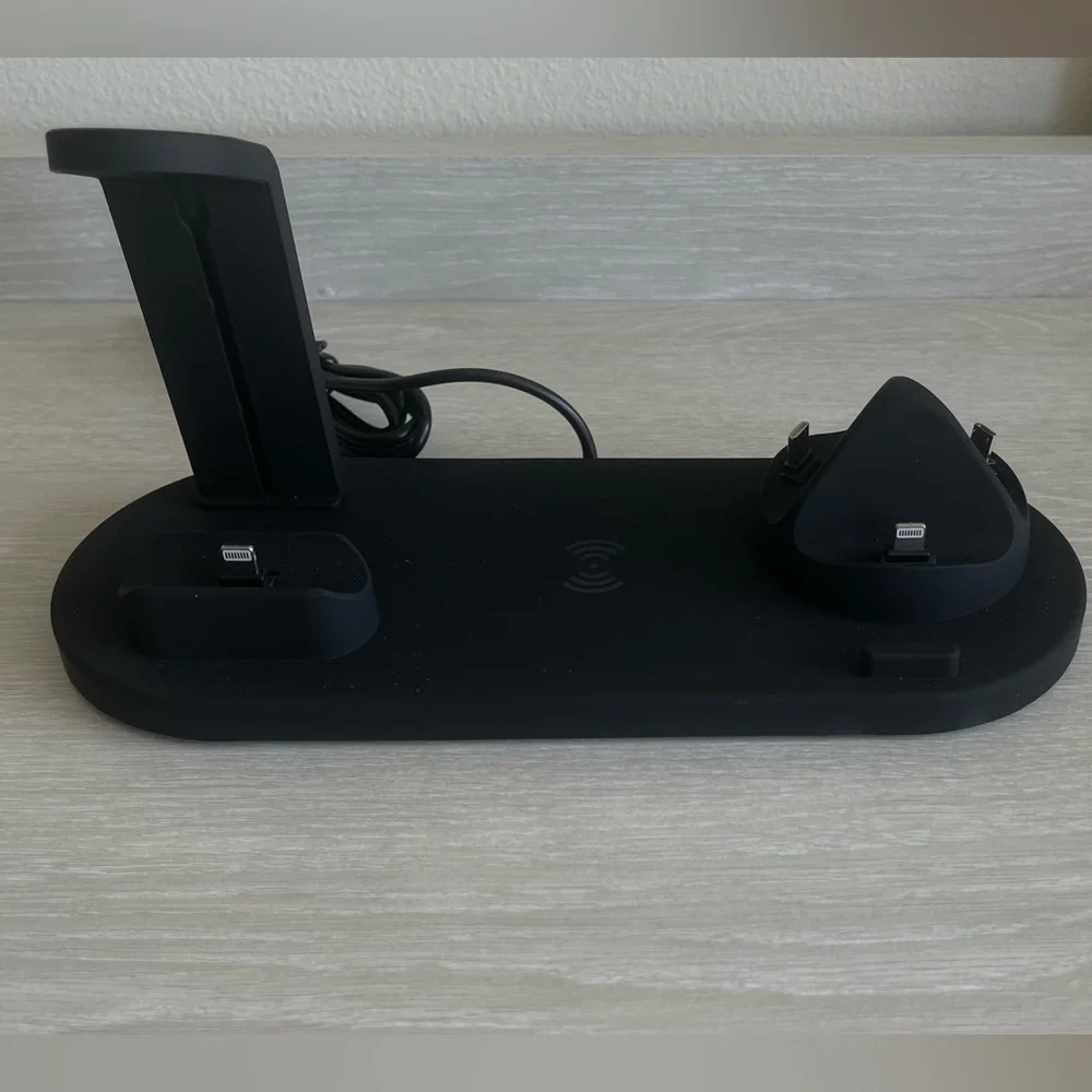4 in 1 iPhone charger station Compatible With Apple Watch